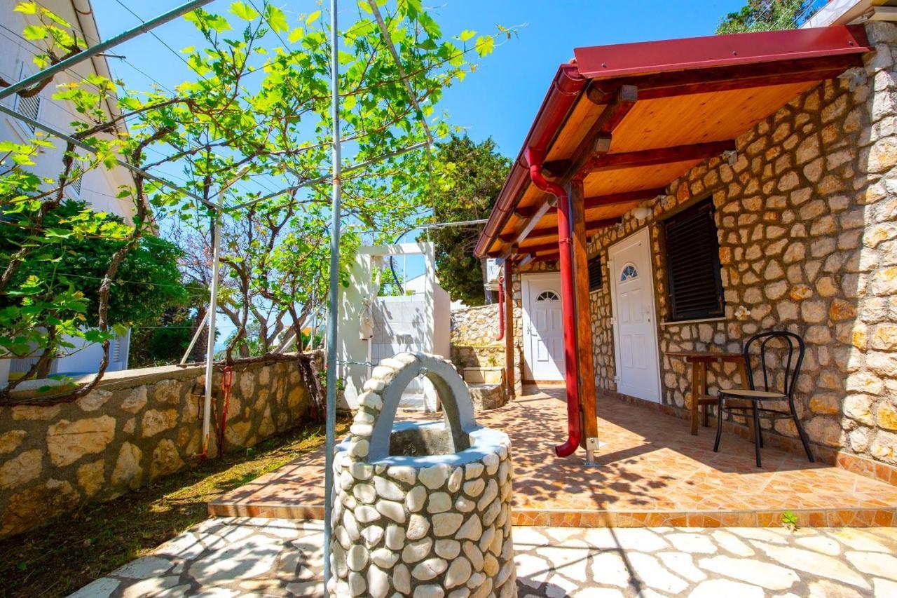 Garden Resort - Apartments Ruzmarin Potocnica Exterior photo